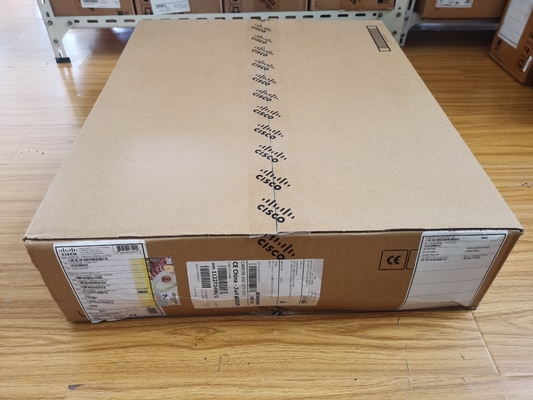 Cisco Catalyst C9500-16X-E Bộ chuyển mạch 16 cổng 10G với Giấy phép NW Essentials