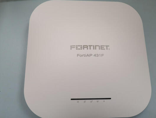 FAP-431F-E FortiAP-431F trong nhà không dây FortiAP - Ba radio (2x 802.11 a/b/g/n/ac/ax, 4x4 MIMO và 1x 802.11 a/b/g/n/ac Wave 2, 2x2 MU-MIMO), ăng-ten bên trong, 1x 100/1000/2500 Base-T RJ45, 1x 10/10