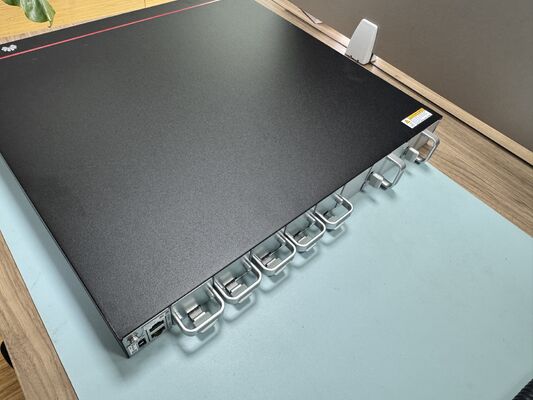 CE8875-24BQ8DQ-B Data Center Switch, 24 × 200GE QSFP56, 8 × 400GE QSFP-DD, 16Tbps, 2400Mpps, được quản lý