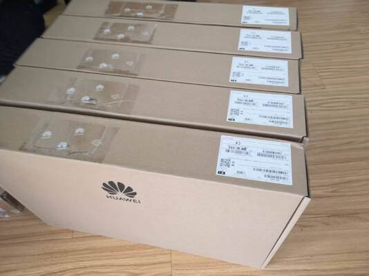 S5735-L24T4S-A-V2   24 cổng 10/100/1000BASE-T, 4 cổng GE SFP, nguồn AC